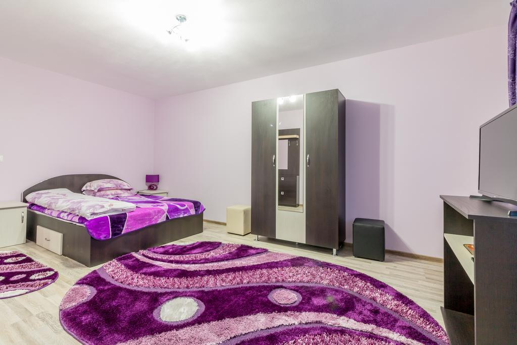 Hotel Conacul Lui Bulica Novaci-Străini Exterior foto