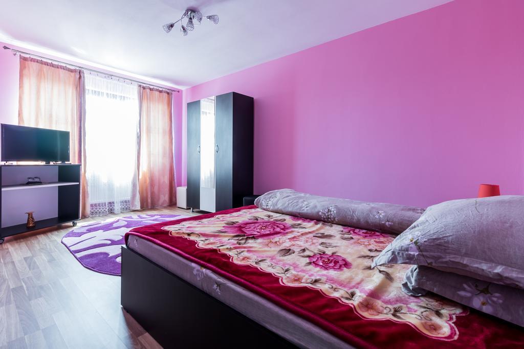 Hotel Conacul Lui Bulica Novaci-Străini Exterior foto