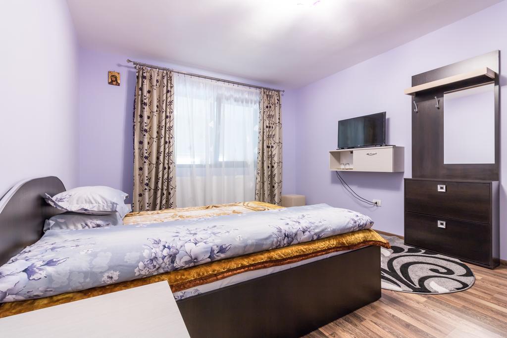 Hotel Conacul Lui Bulica Novaci-Străini Exterior foto